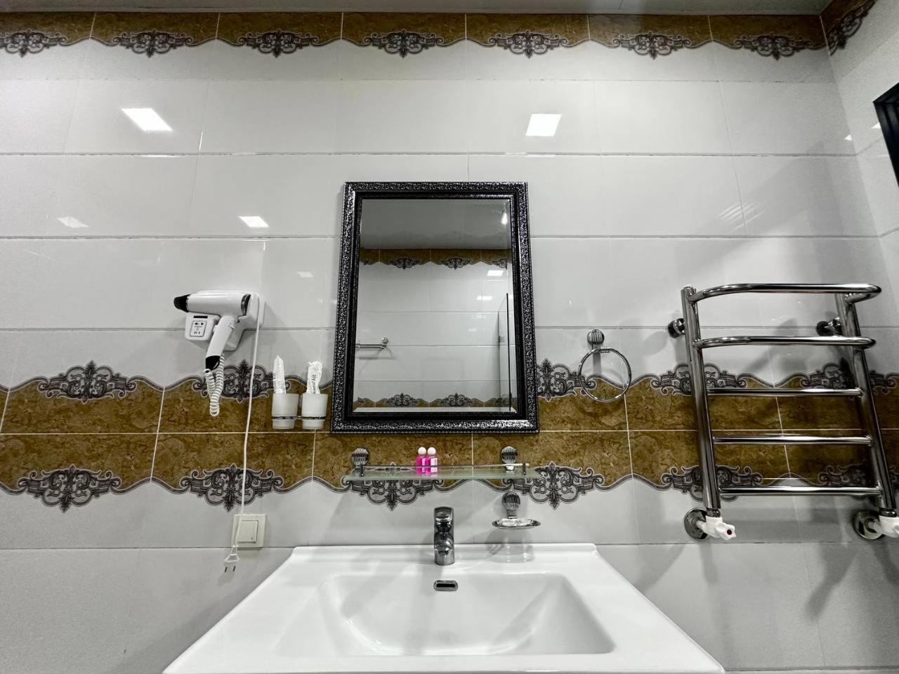 Izza Palace Hotel 150Mbs Wifi Taşkent Dış mekan fotoğraf
